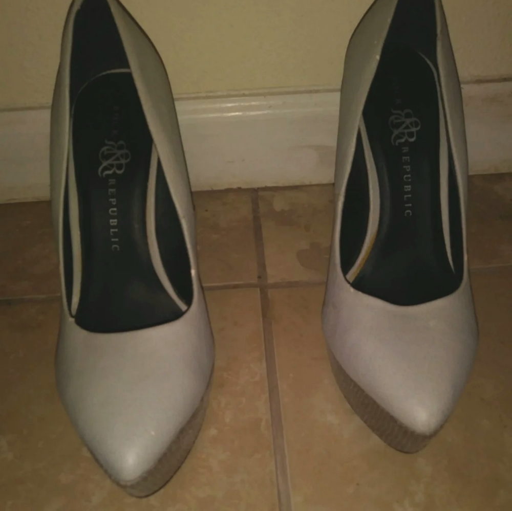 Grey Rock and Republic Wedges